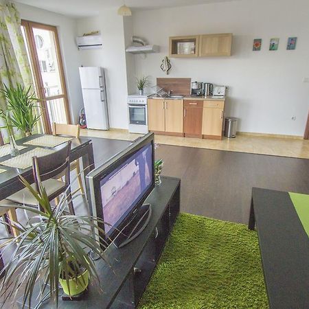 Flora Apartment Centrum Sofia Exteriör bild