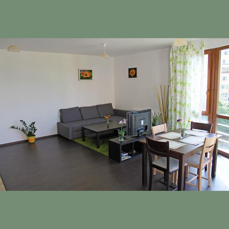 Flora Apartment Centrum Sofia Rum bild