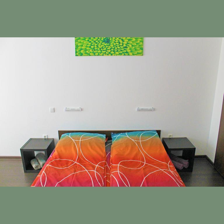 Flora Apartment Centrum Sofia Exteriör bild