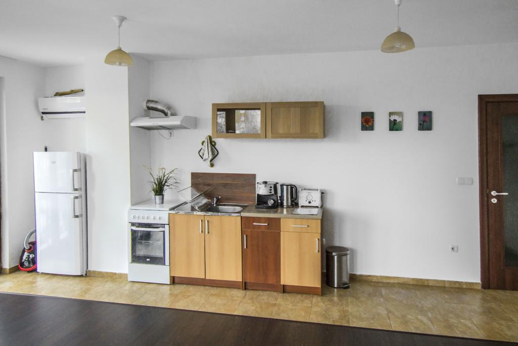 Flora Apartment Centrum Sofia Exteriör bild